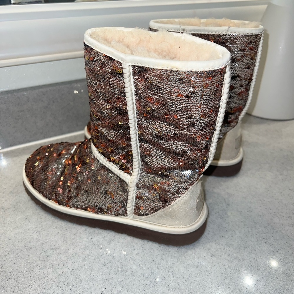 ✨ UGG | Brown & Silver Sequin Fur-Lined Boots Size 8 | Good Condition - Picture 2 of 12